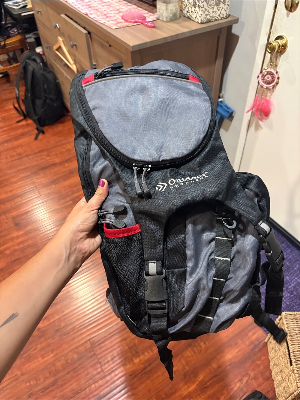 Gray and Black Men’s Hiking Backpack